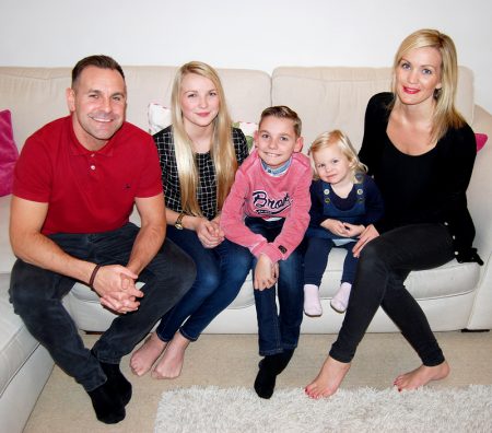 Morgan Walker (centre) with dad  Darren, sisters Anais & Emmie and mum Zoe.