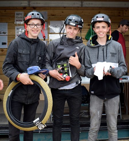 Prizewinners in the BMX 13 to 16 years category.