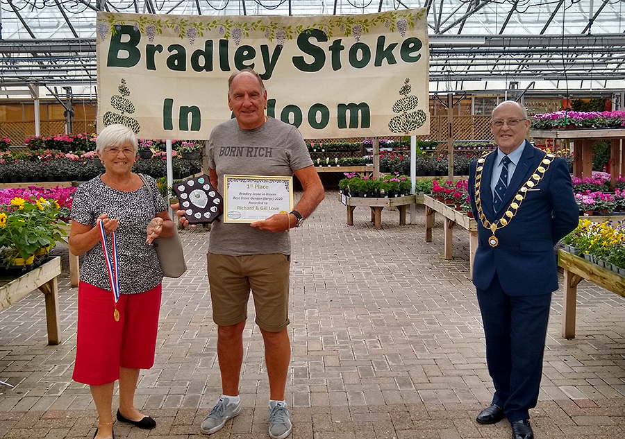 Photo of Gill & Richard Love with mayor Tony Griffiths.