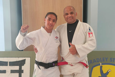 Photo of two judo players.