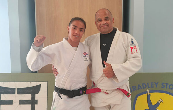 Photo of two judo players.